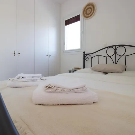 Cozy Home-away-from-home In Lejlighed Nicosia