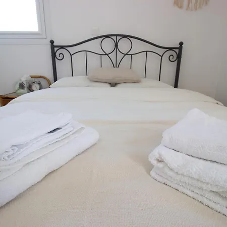 Cozy Home-away-from-home In Lejlighed *
