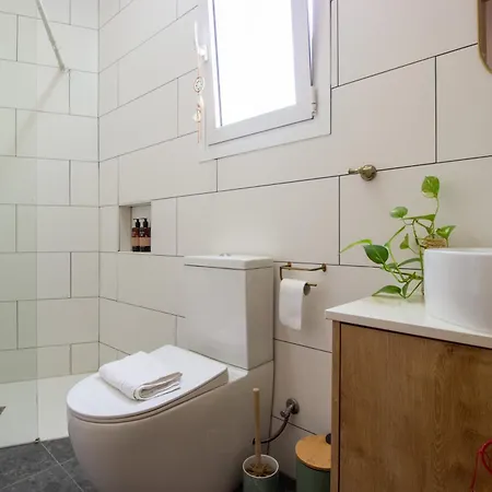 Cozy Home-away-from-home In Lejlighed *