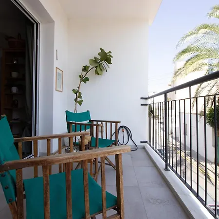 Cozy Home-away-from-home In Lejlighed