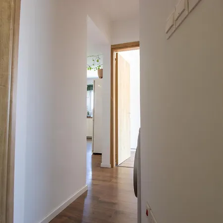 Cozy Home-away-from-home In Lejlighed Nicosia