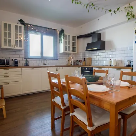 Cozy Home-away-from-home In Lejlighed *