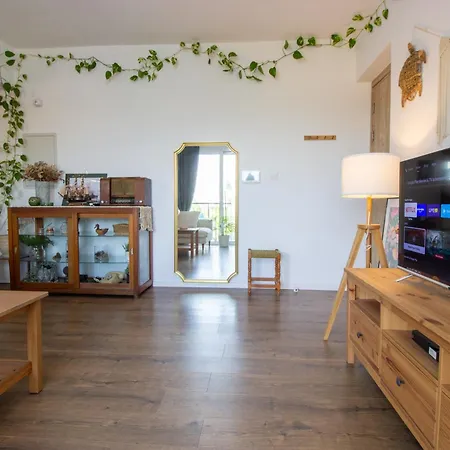 Cozy Home-away-from-home In Appartamento Nicosia