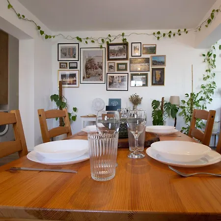 Cozy Home-away-from-home In Lejlighed Nicosia