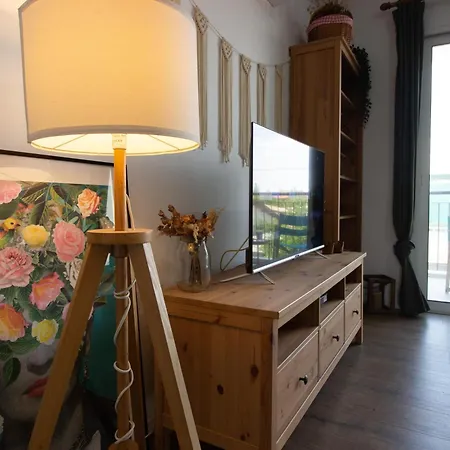 Cozy Home-away-from-home In Lejlighed