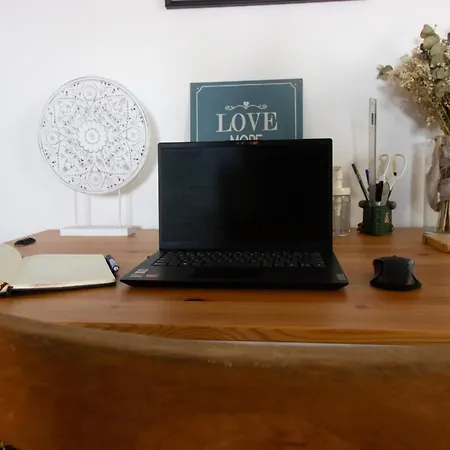 Cozy Home-away-from-home In Lejlighed *